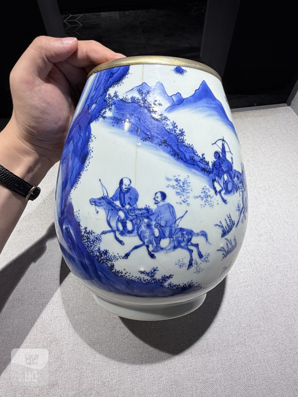 明崇祯 青花狩猎图尊 - 图5
